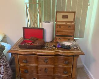 PAIR FRENCH PROVINCIAL NIGHTSTANDS