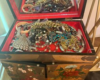 VINTAGE JEWELRY