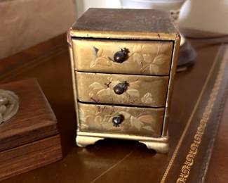 tiny painted Chinese 3 drawer box