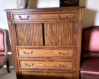 Kindel Grand Rapids Gentlemen's Chest with tambour doors
