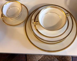Pristine set of Haviland Milford china - (12) 5-pc place settings plus (8) handled soup bowls/underplates, 7 extra dinner plates, 4 serving pieces