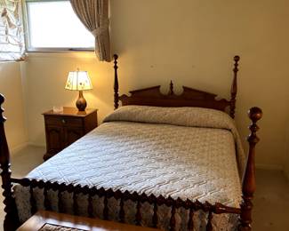 full size 4 post/spindle bed