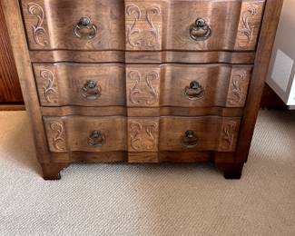 vintage Asian style Hekman 3 drawer commode