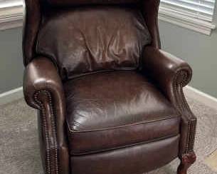 009 LaZBoy Leather Wingback Recliner
