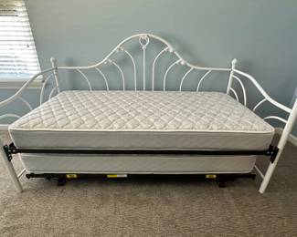 Twin Daybed W Trundle
