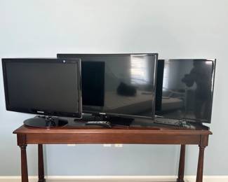Three SAMSUNGsssssssss