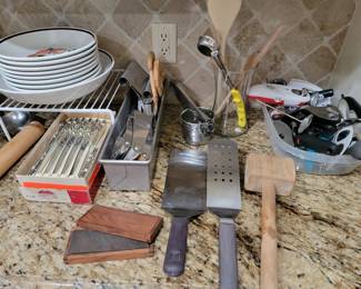Cooking: Utensils, Knives, Tools and salad set