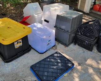 Storage totes