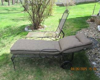 iron recliners with wheels