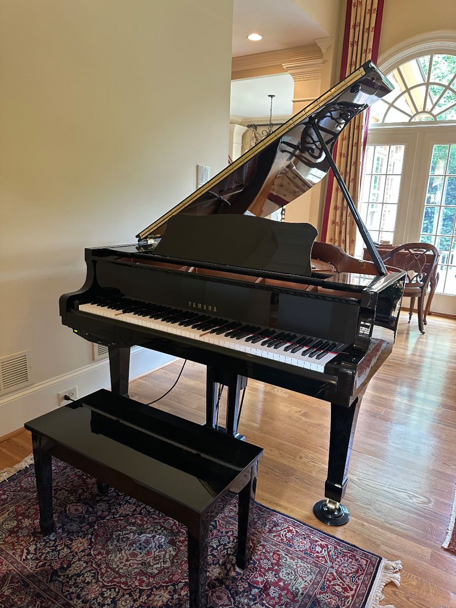 Yamaha C2 Grand Players Piano with the Mark III Disklavier system and all accessories