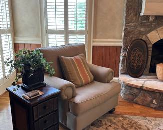 Henredon upholstered club chairs & Hooker side tables 