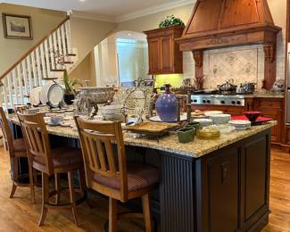 Full kitchen 