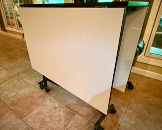 Expanding Rolling Table