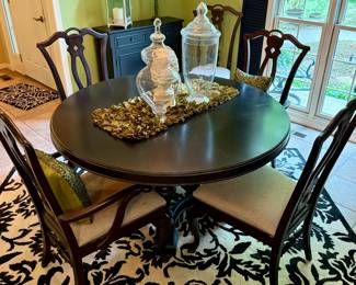 Pulaski Furniture Round Dark Wood Dining Table with 4 chairs