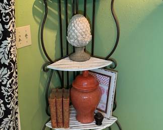 Metal corner shelving