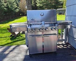 #136 Weber Summit Gas Grill 66 x 26 x 51