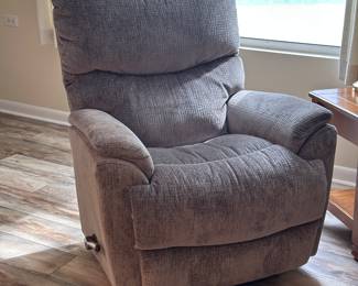 2 recliners