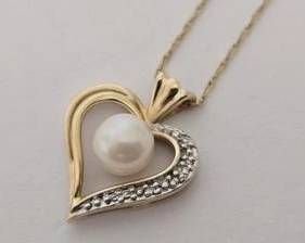 14K Gold with Pearl Heart Pendant Necklace - 19 1/4" (3 Grams)