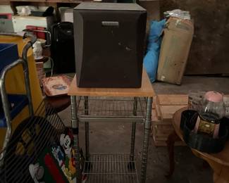 speaker and rolling cart