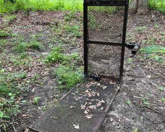Trailer hitch ramp