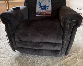 Newer lift/reclining chair