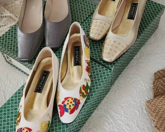 Very nice collection of vintage shoes