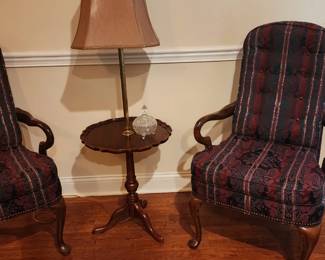Nice Pair of Goise Arm Chairs. Nice Table Lamp