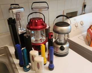 Several flashlights of different sizes