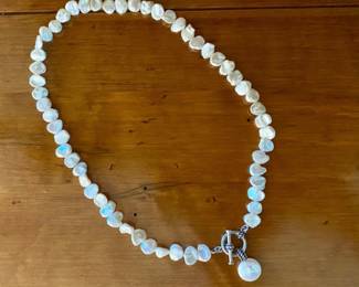 Vintage Honora Kesha pearl necklace with sterling toggle clasp and drop pearl.