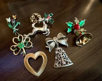 Vintage Christmas Pins