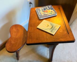 Adorable writing desk for the little