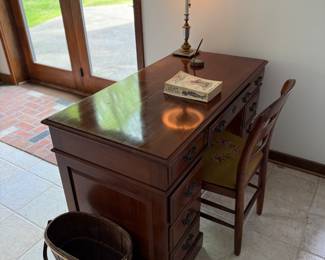 Quality kneehole desk