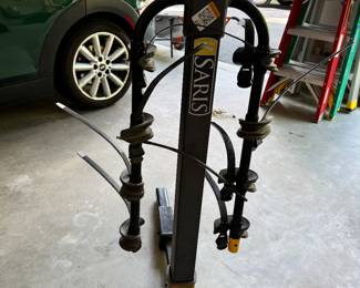 Saris hitch attaching bike rack