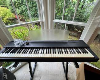 Yamaha P–70 digital piano, weighted keys