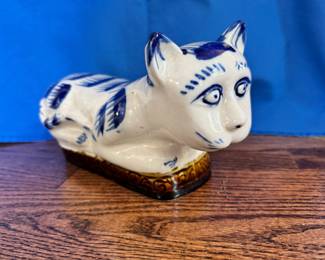 Vintage collectible ceramic reclining cat