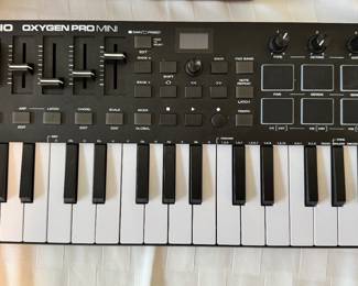 M – Audio Oxygen Pro keyboard, 32 key