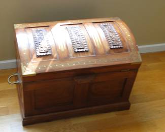 Small blanket chest