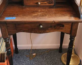 DESK