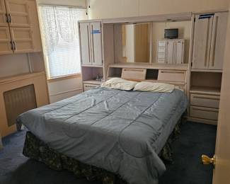 BEDROOM SET