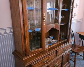 DININGROOM HUTCH