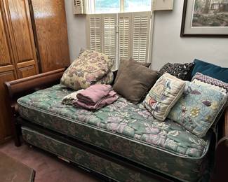 Daybed with trundle.