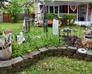 0697Front Yard