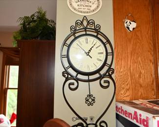 0432Family Room