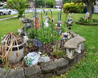 0696Front Yard