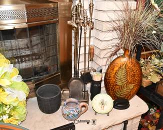 0484Family Room