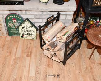 0481Family Room