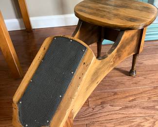 Shoe salesman bench