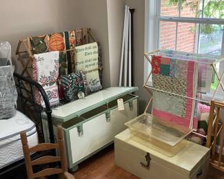 Vintage trunks, quilts & throws