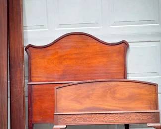 Twin Wood Bedframe - Ornate