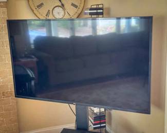 LG 50UN7300PUF Television & Stand